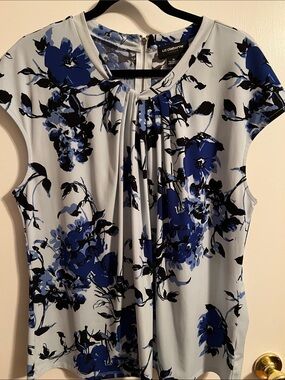 Liz Claiborne Blue and Black Floral Pleated Cap-Sleeve Blouse